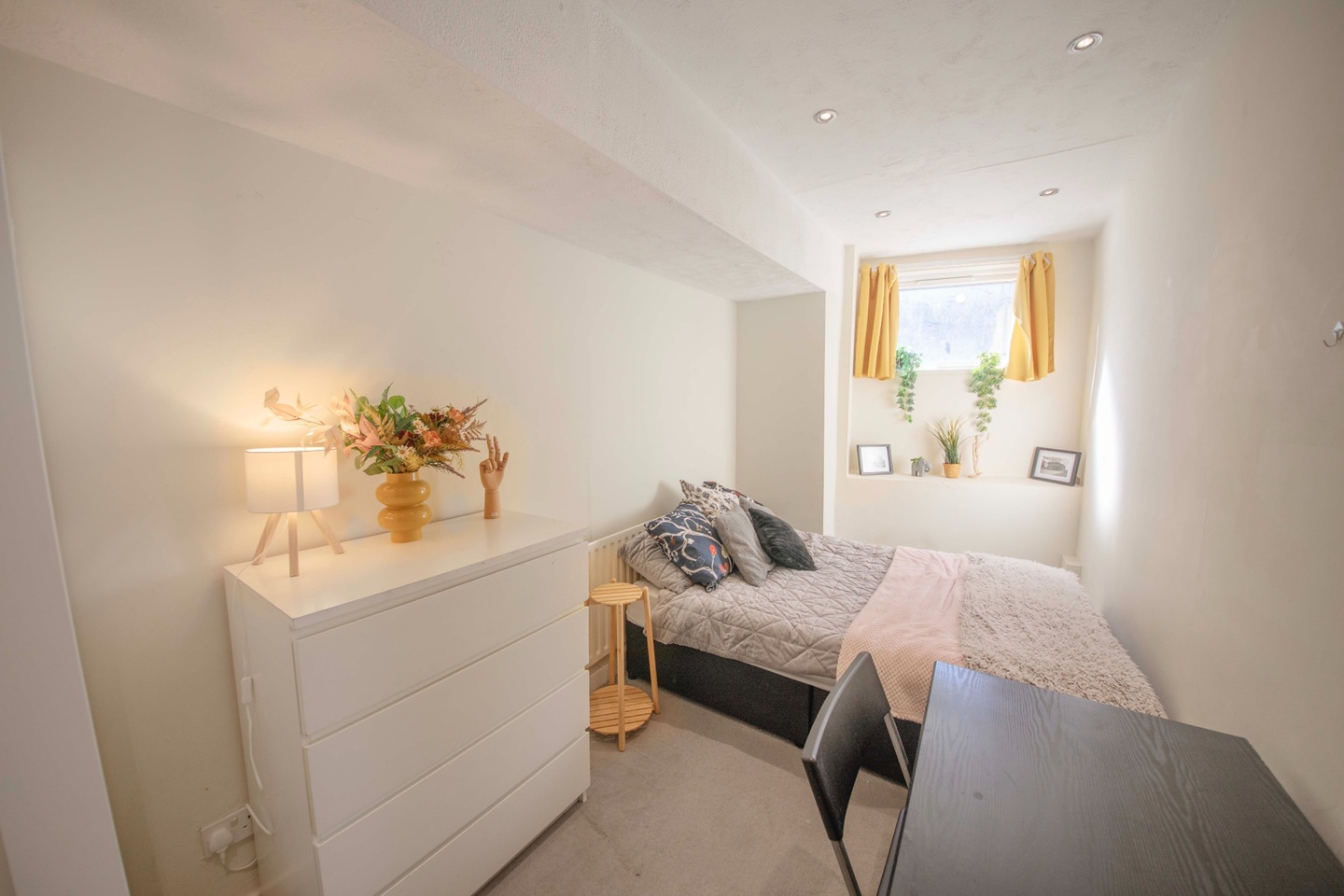 3 Bed Flat, Hyde Park Road, LS6 photo 5