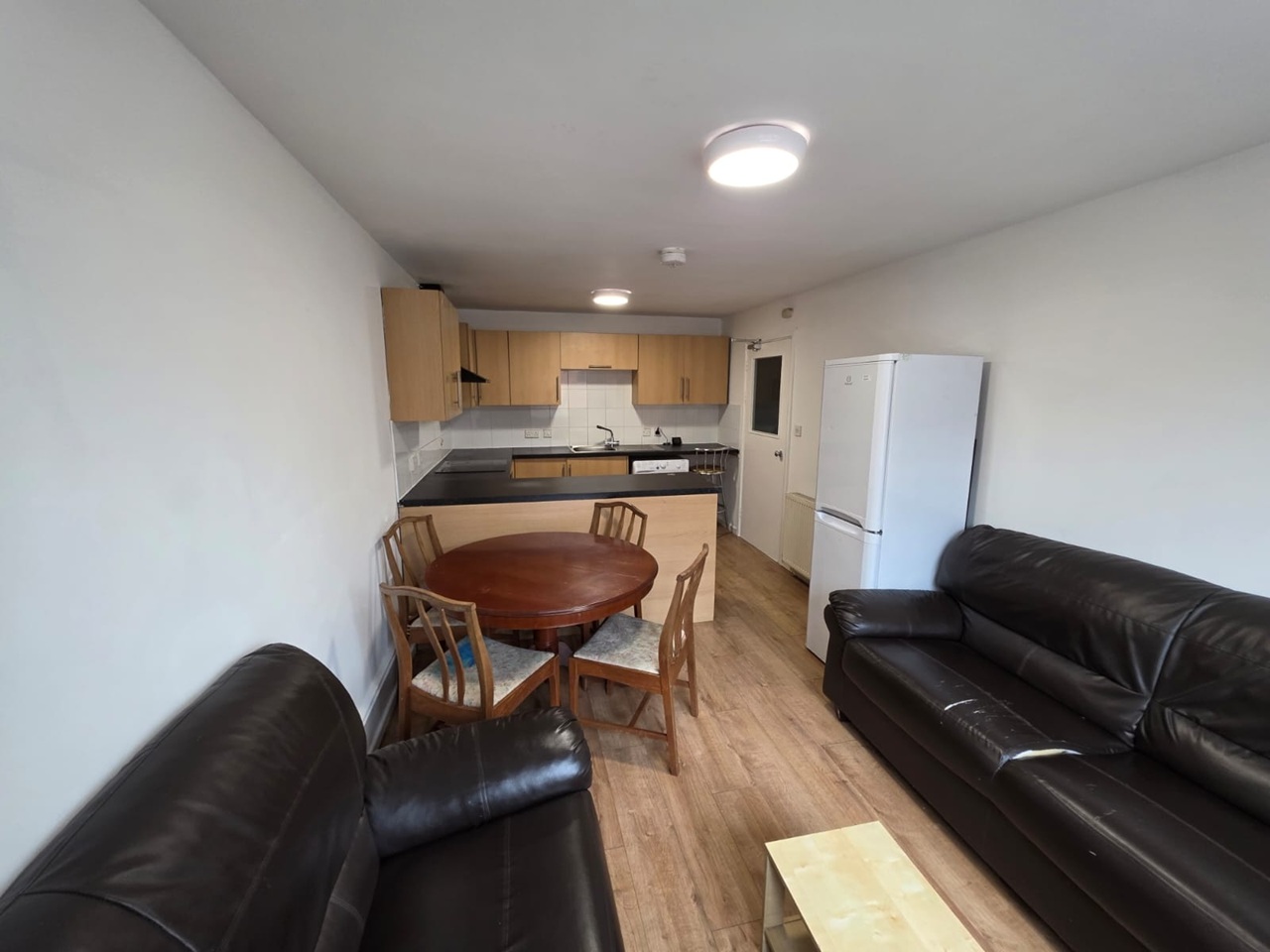 4 Bed Flat, Radford Road, NG7 photo 3