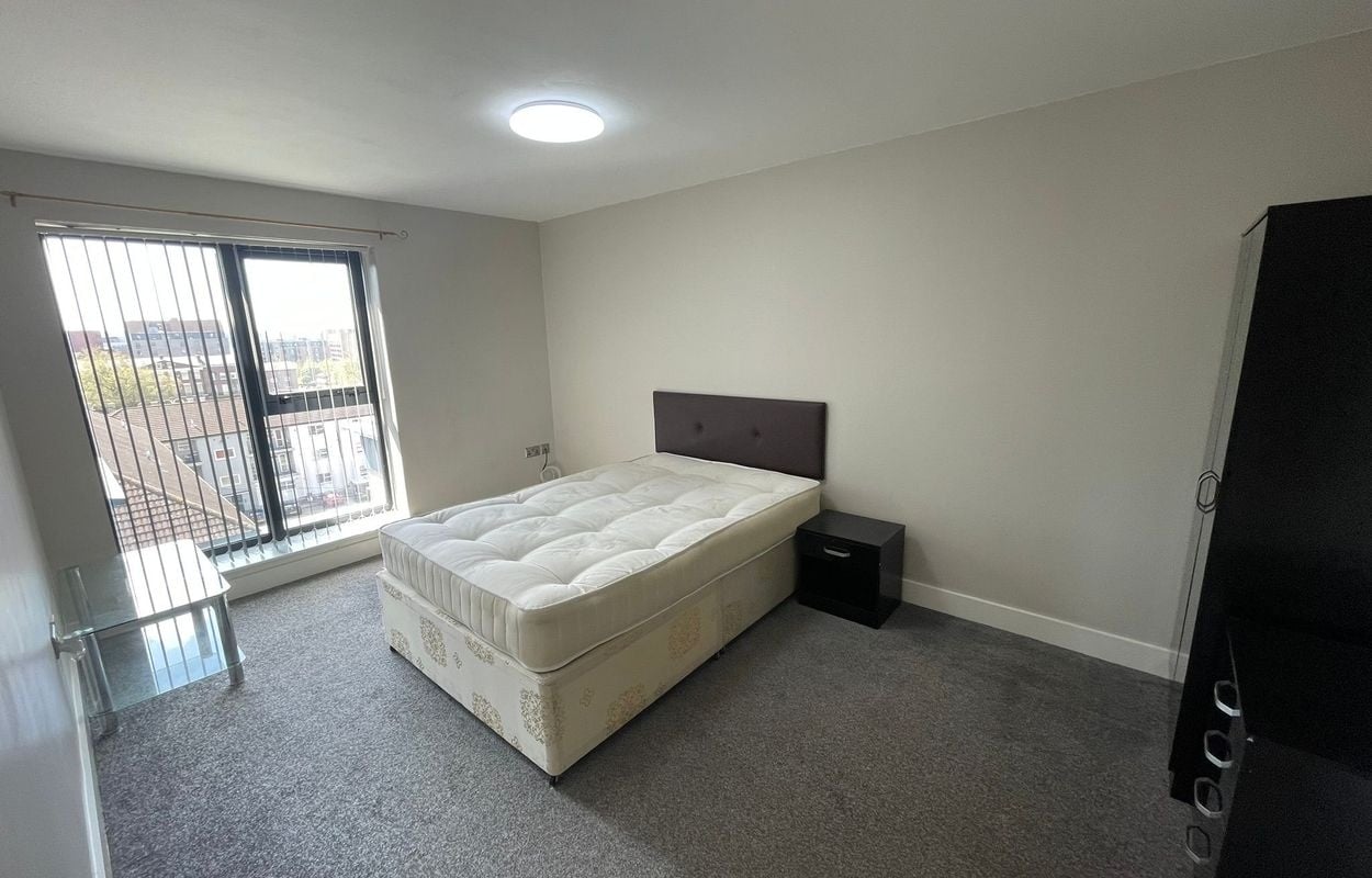 2 Bed Flat, Sankey St, L1 photo 3