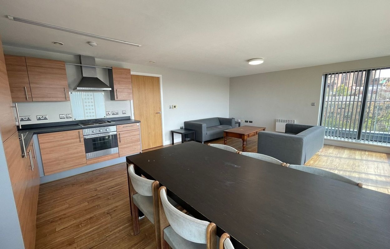 2 Bed Flat, Sankey St, L1 photo 2