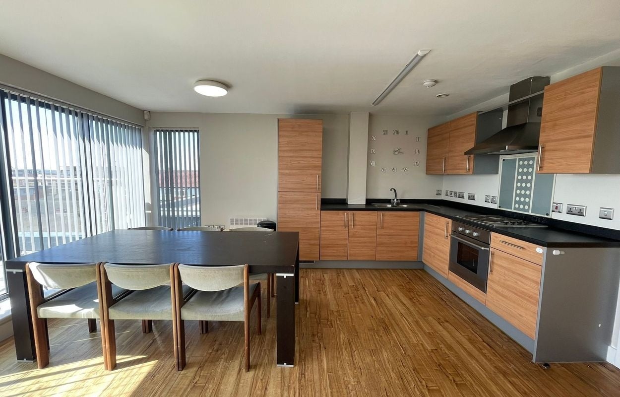 2 Bed Flat, Sankey St, L1 photo 5