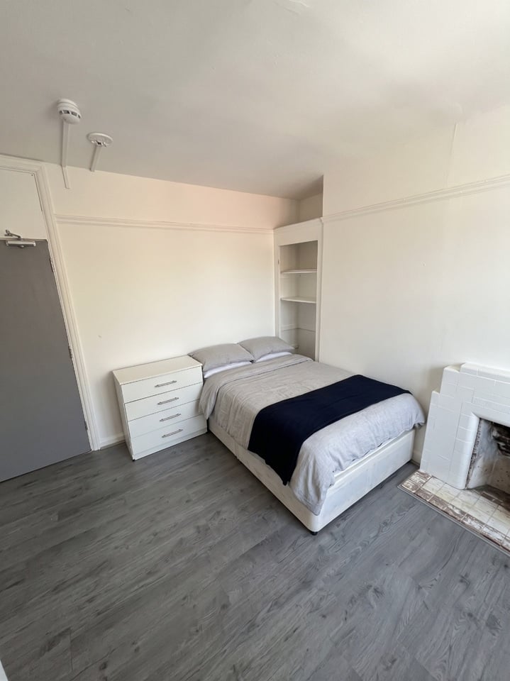 Studio Flat, Camberwell Road, SE5 photo 2
