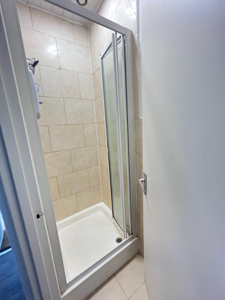 Room in a Shared Flat, Claremont Road, W9 photo 5