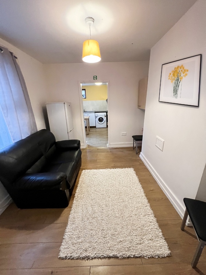 Room in a Shared Flat, Claremont Road, W9 photo 4