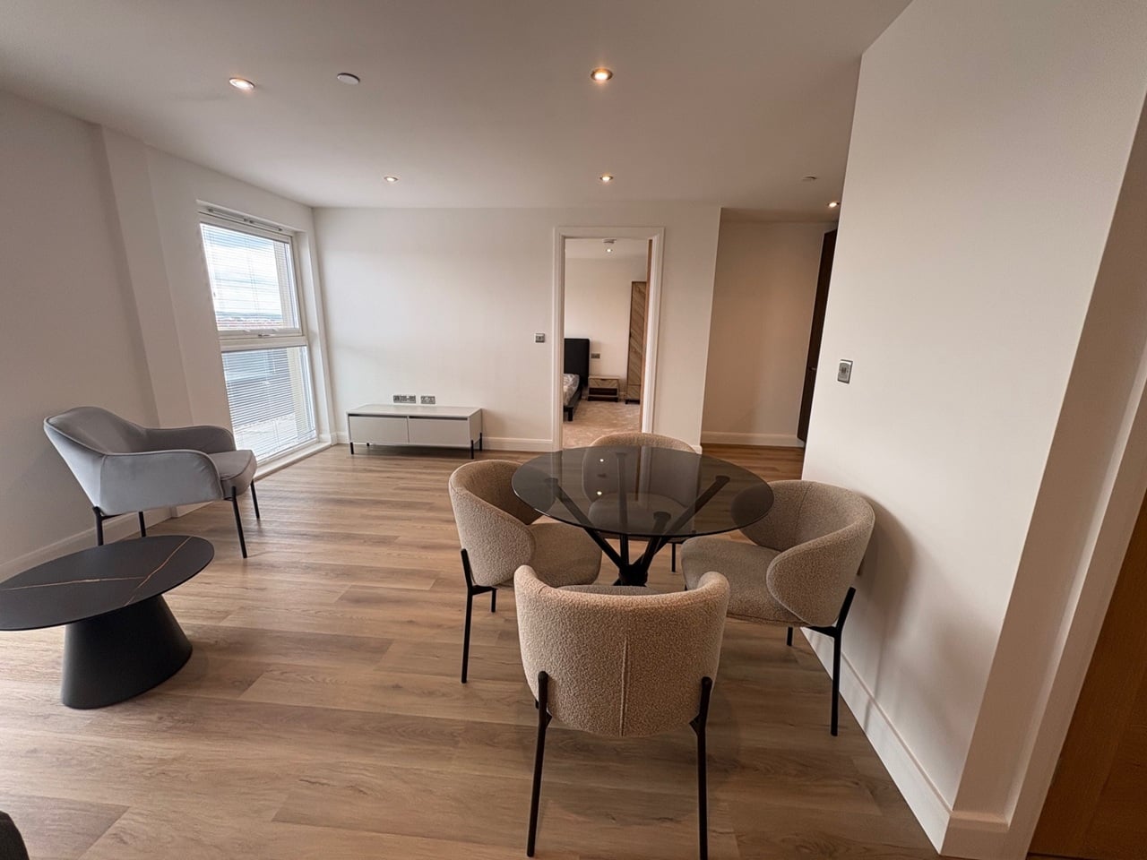 1 Bed Flat, The Mount, LS9 photo 2