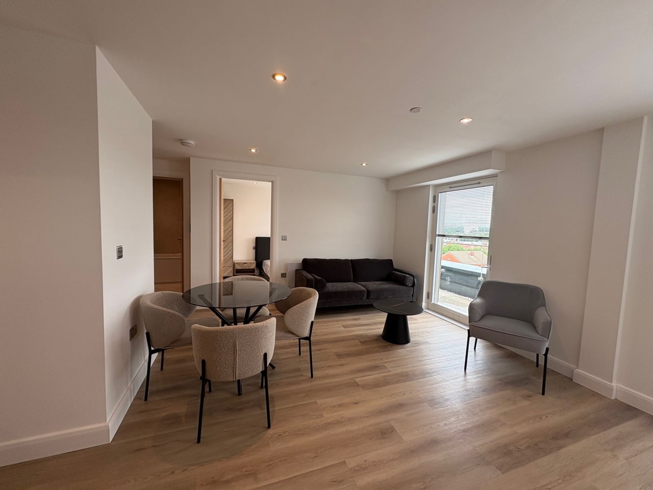 1 Bed Flat, The Mount, LS9 photo 3