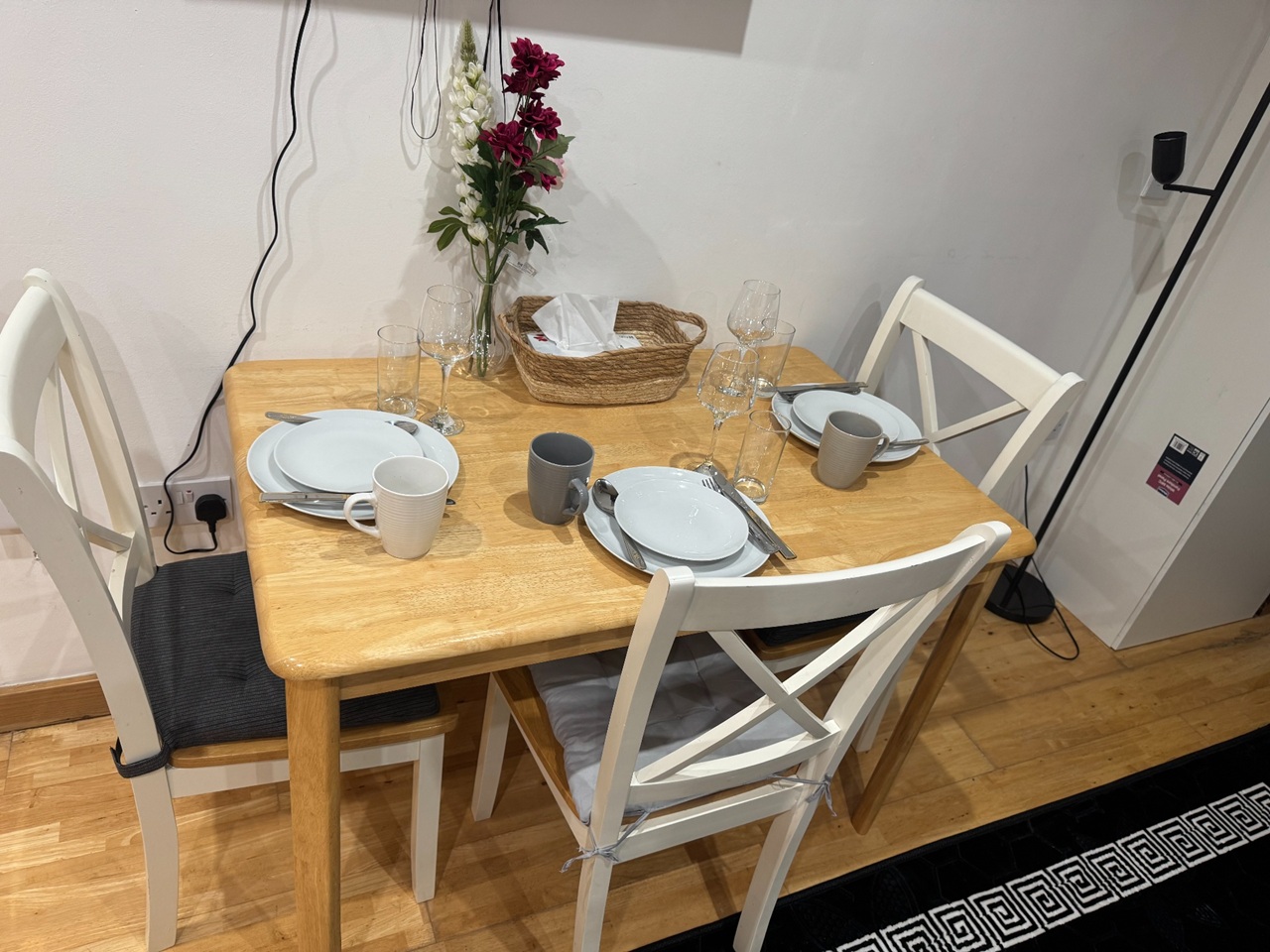 1 Bed Flat, Royal Oak Building, E1 photo 3