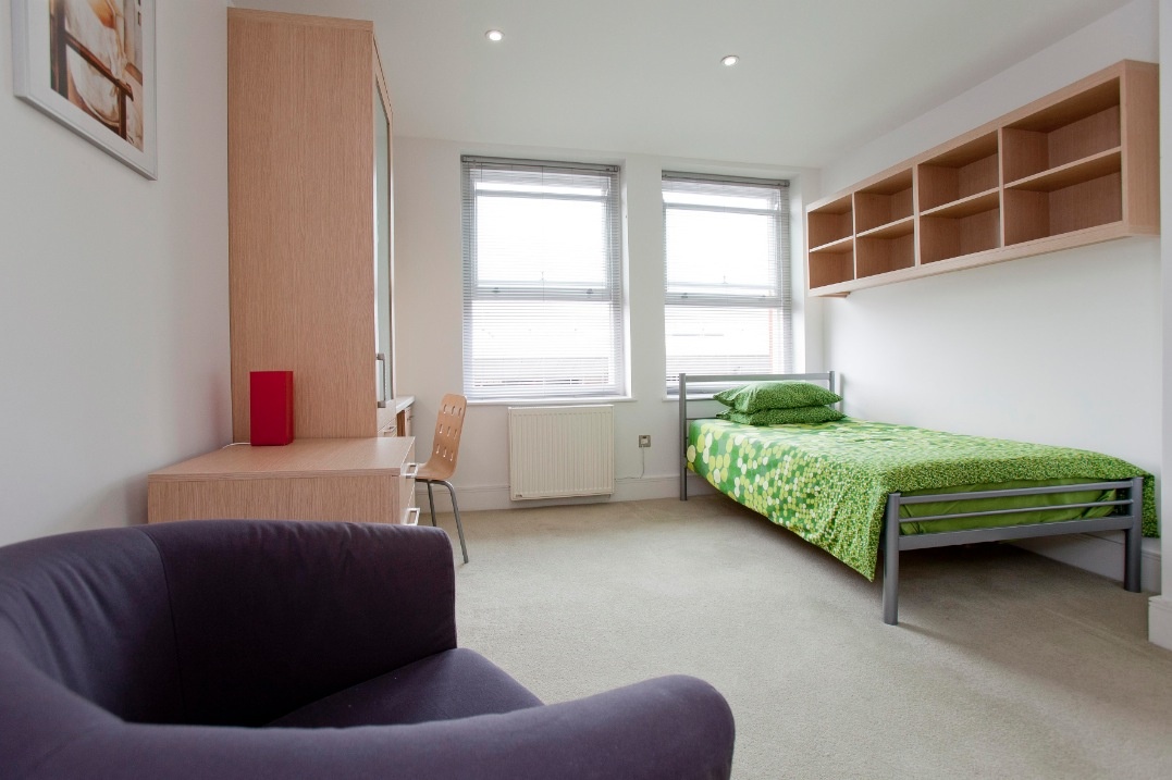 Studio Flat, Finchley Road, NW3 photo 4