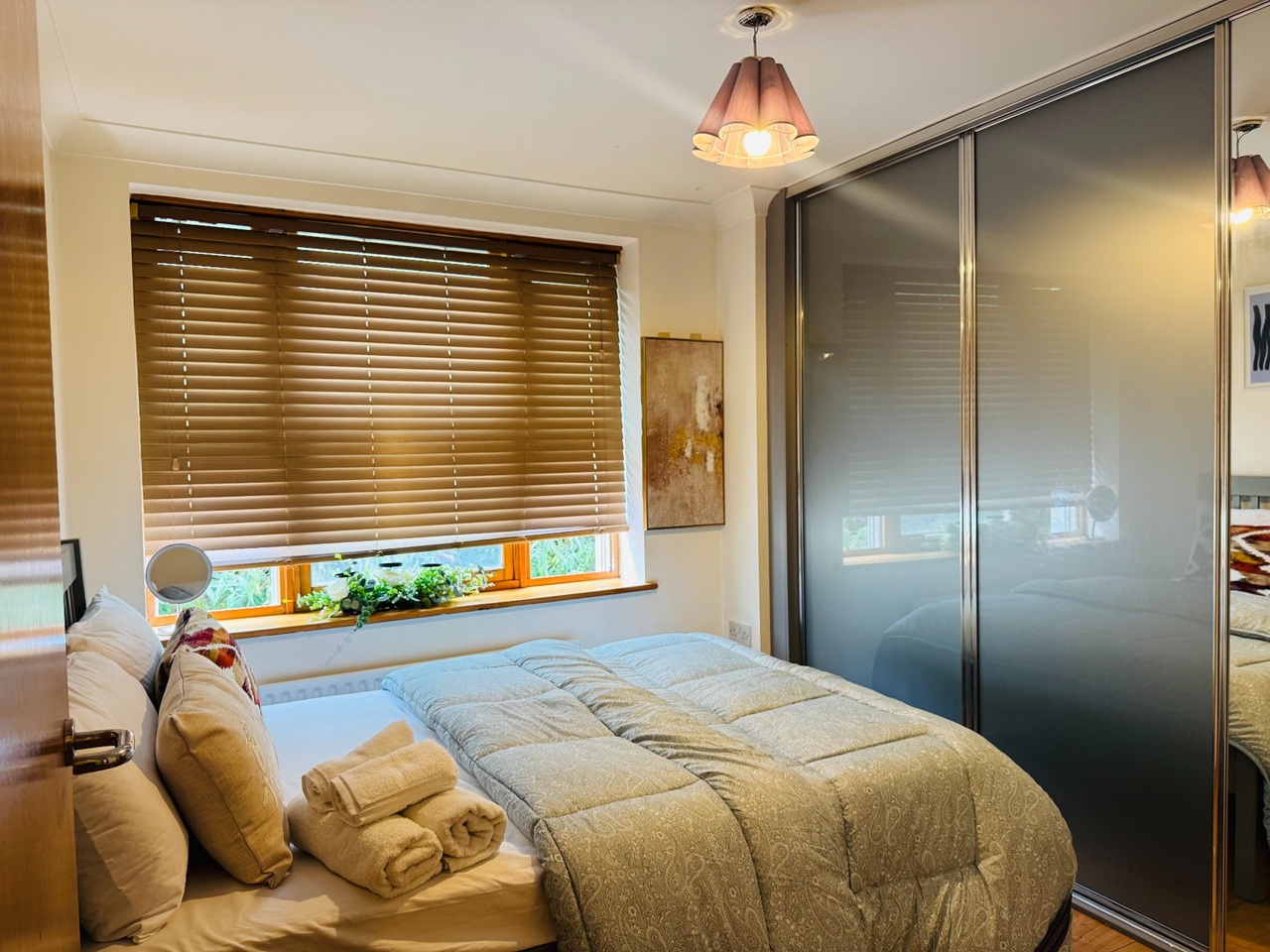 1 Bed Flat, Royal Oak Building, E1