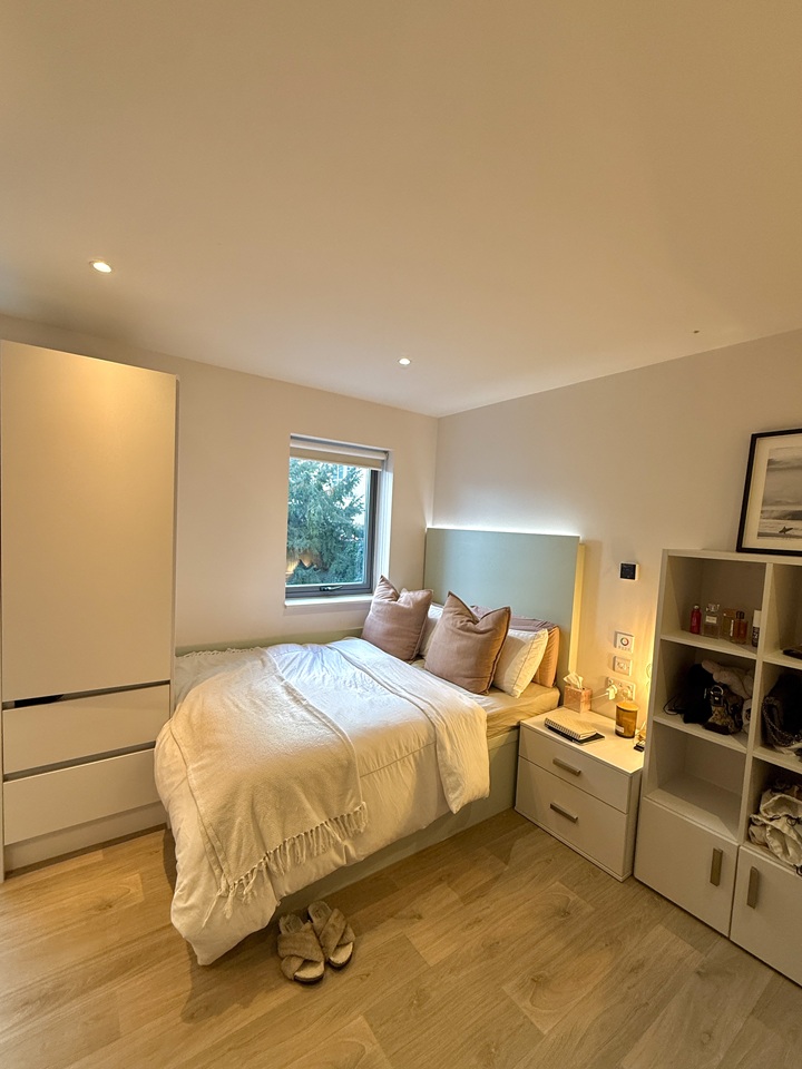 Studio Flat, Park Place, BS8