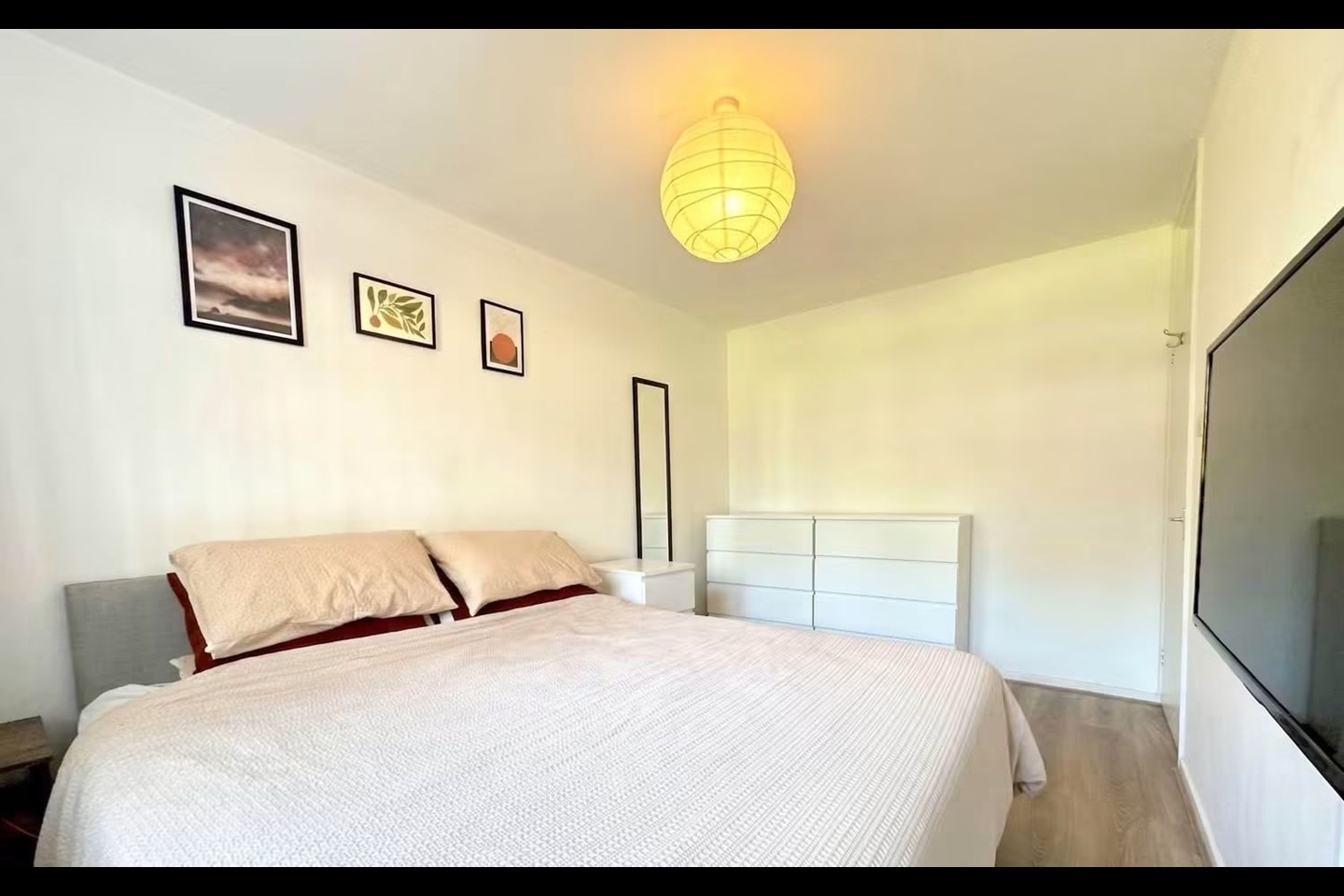 Room in a Shared Flat, Headlam Street, E1