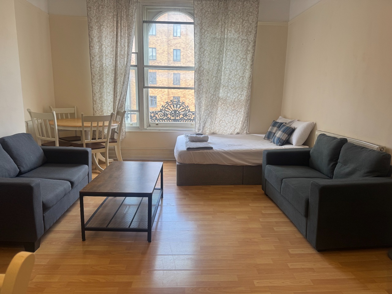2 Bed Flat, Royal Oak Building, E1