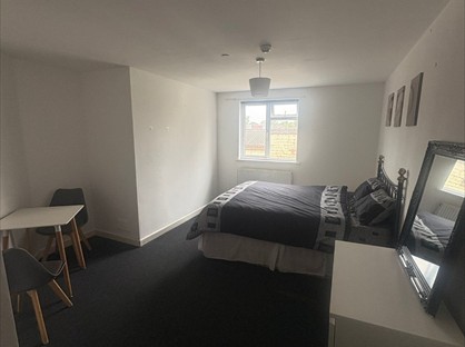 Studio Flat, Wolverhampton St, WV13