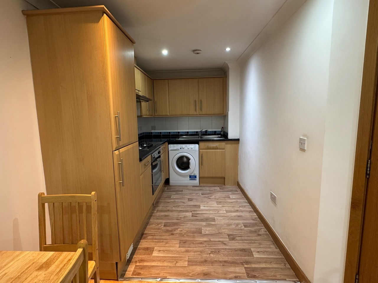 1 Bed Flat, Royal Oak Building, E1 photo 3