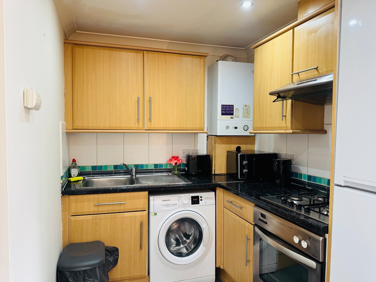 1 Bed Flat, Royal Oak Building, E1 photo 3