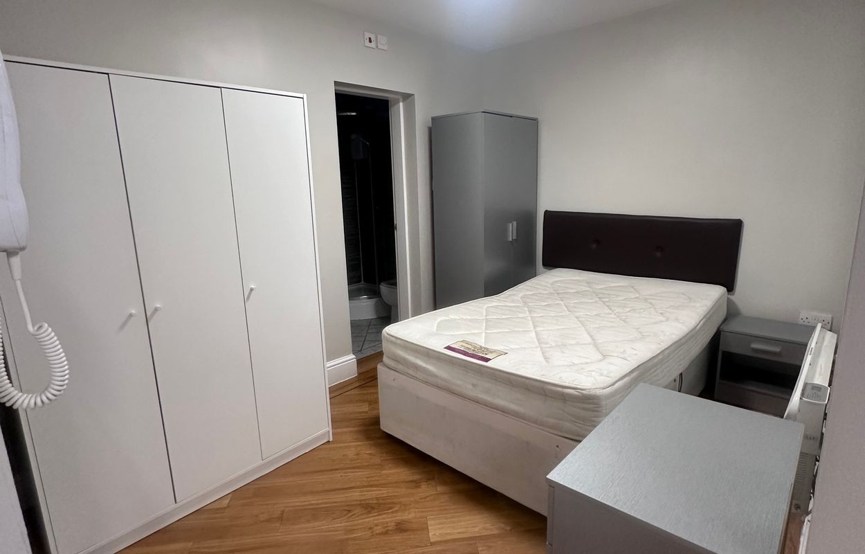 1 Bed Flat, Bedford St South, L7 photo 4