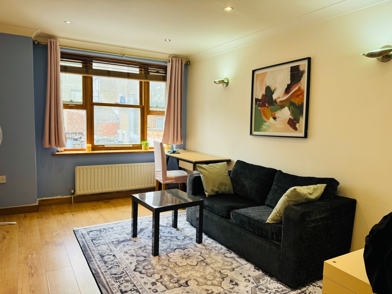 2 Bed Flat, Royal Oak Building, E1 photo 4