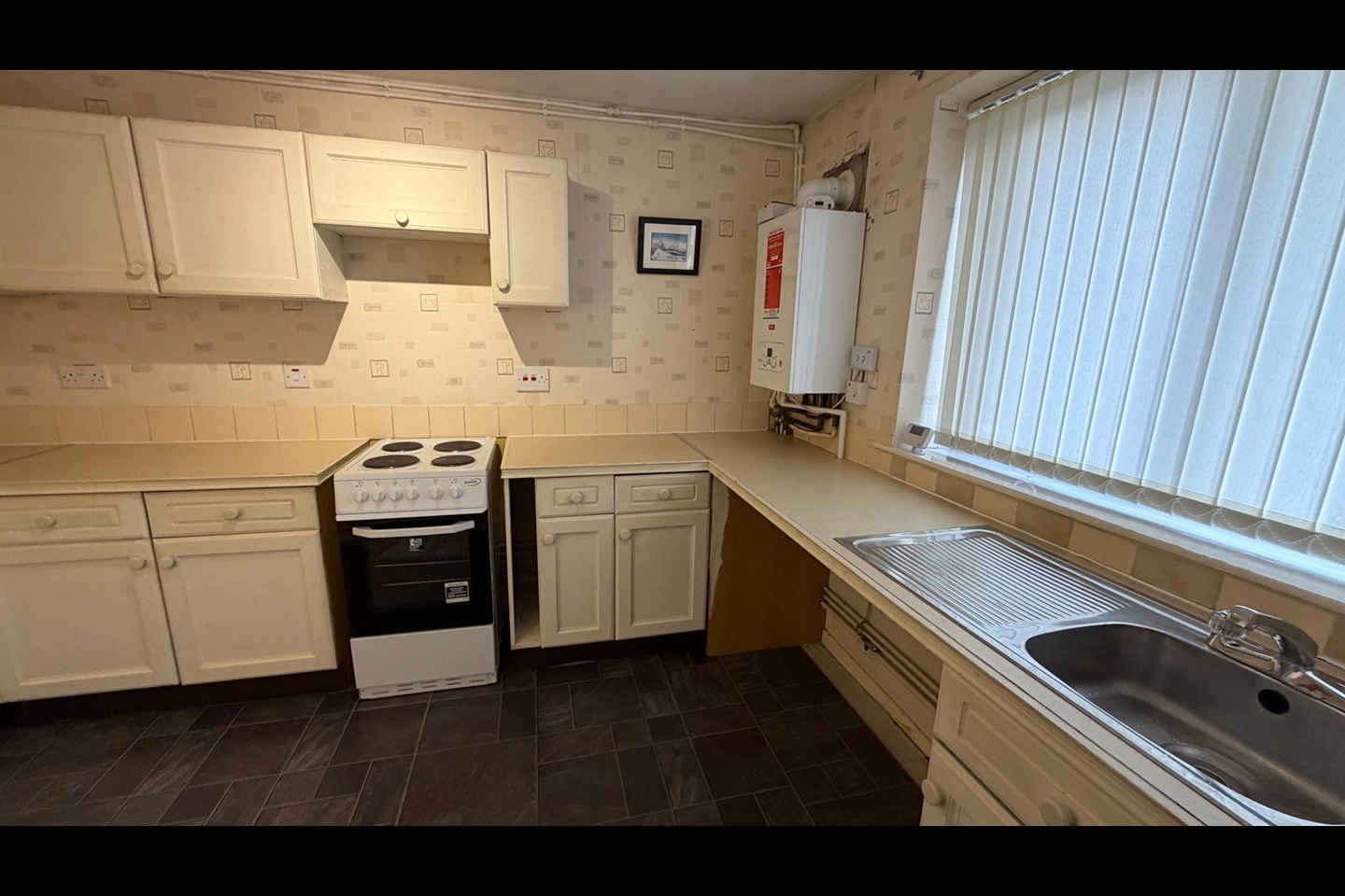 1 Bed Flat, Ryedale Court, LS14 photo 2