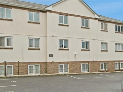 1 Bed Flat, East Hill, TR14