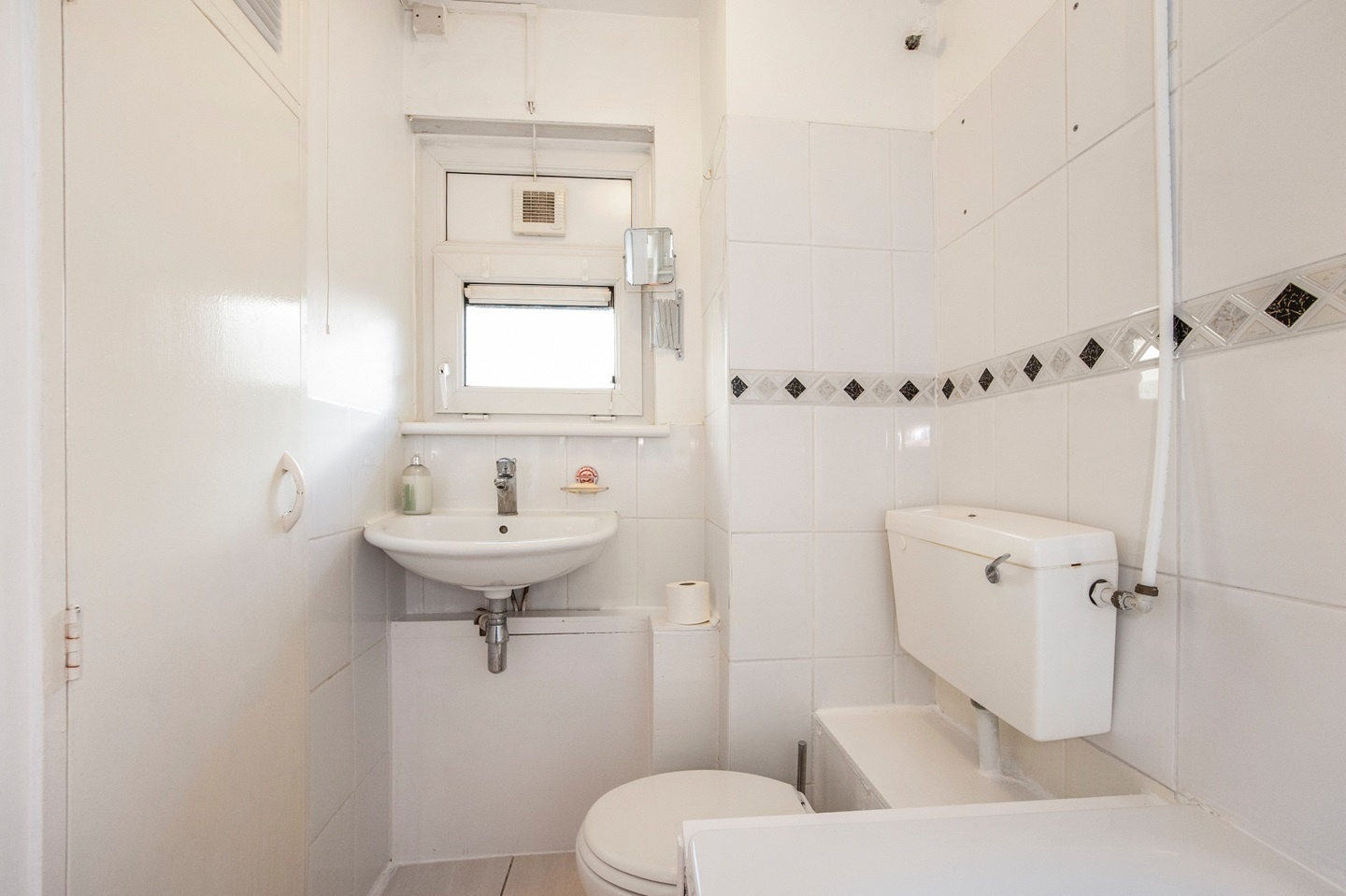 1 Bed Flat, Macclesfield House, EC1V photo 4