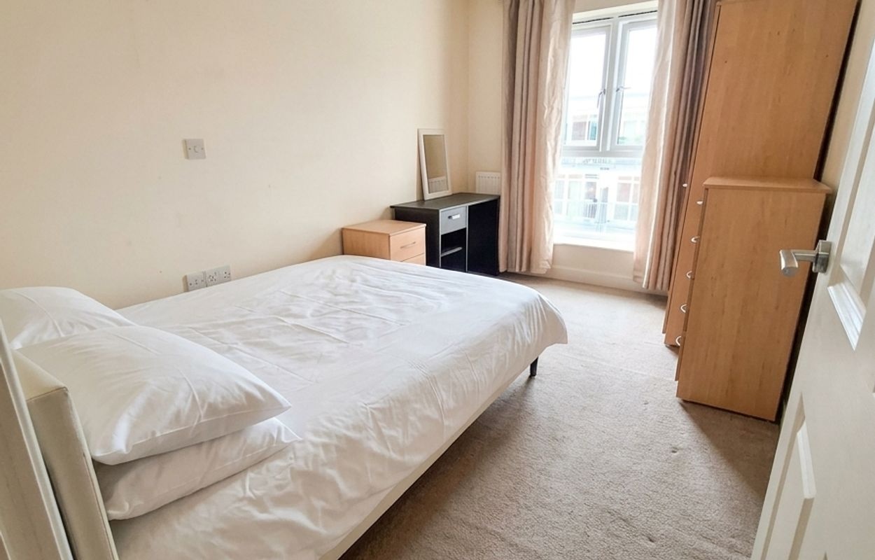 2 Bed Flat, Englefield House, RG30 photo 5