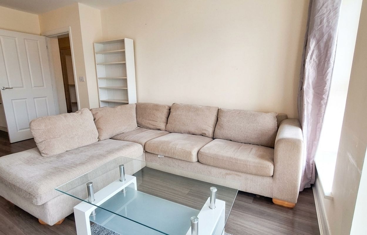 2 Bed Flat, Englefield House, RG30 photo 2