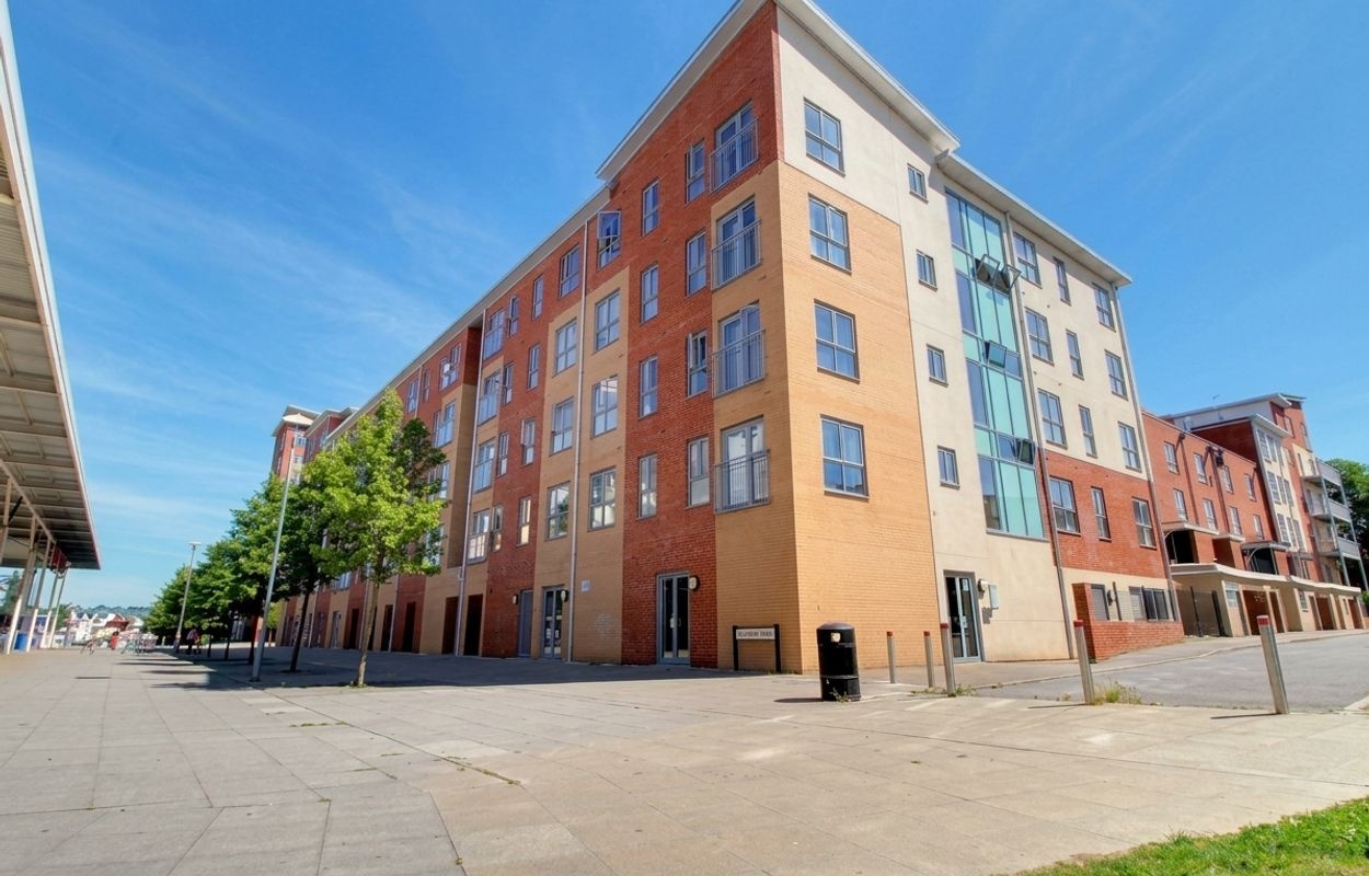 2 Bed Flat, Englefield House, RG30