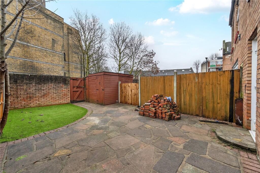 3 Bed Terraced House, Rectory Square, E1 photo 2
