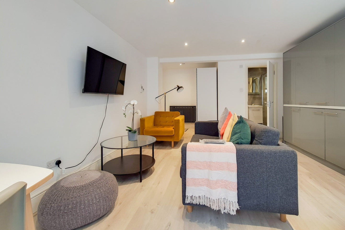 Studio Flat, Gloucester Place, NW1