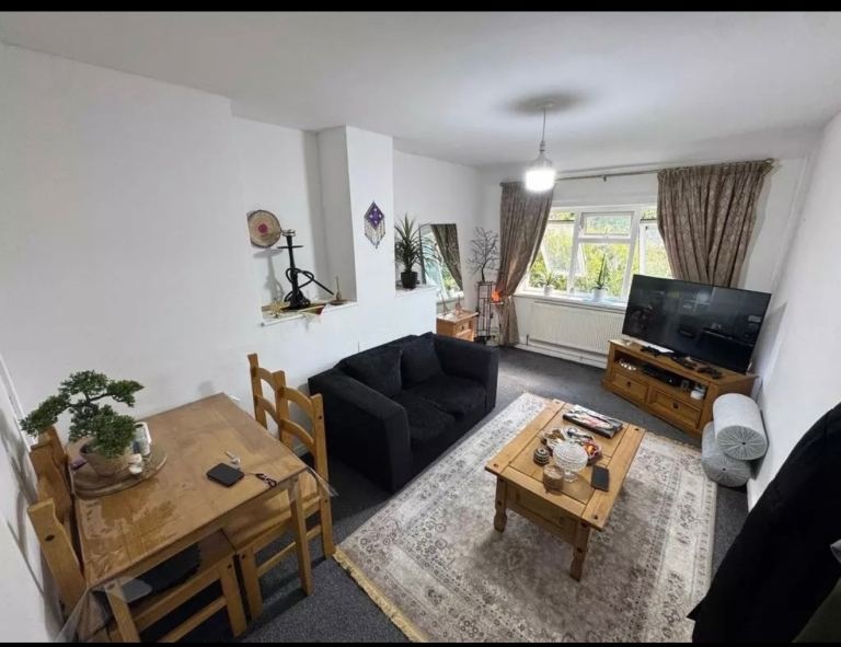 1 Bed Flat, Harborne, B17 photo 2
