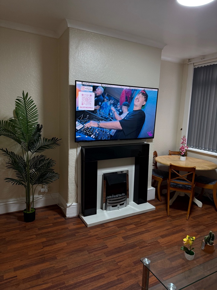 4 Bed Terraced House, Quenns Road, S2
