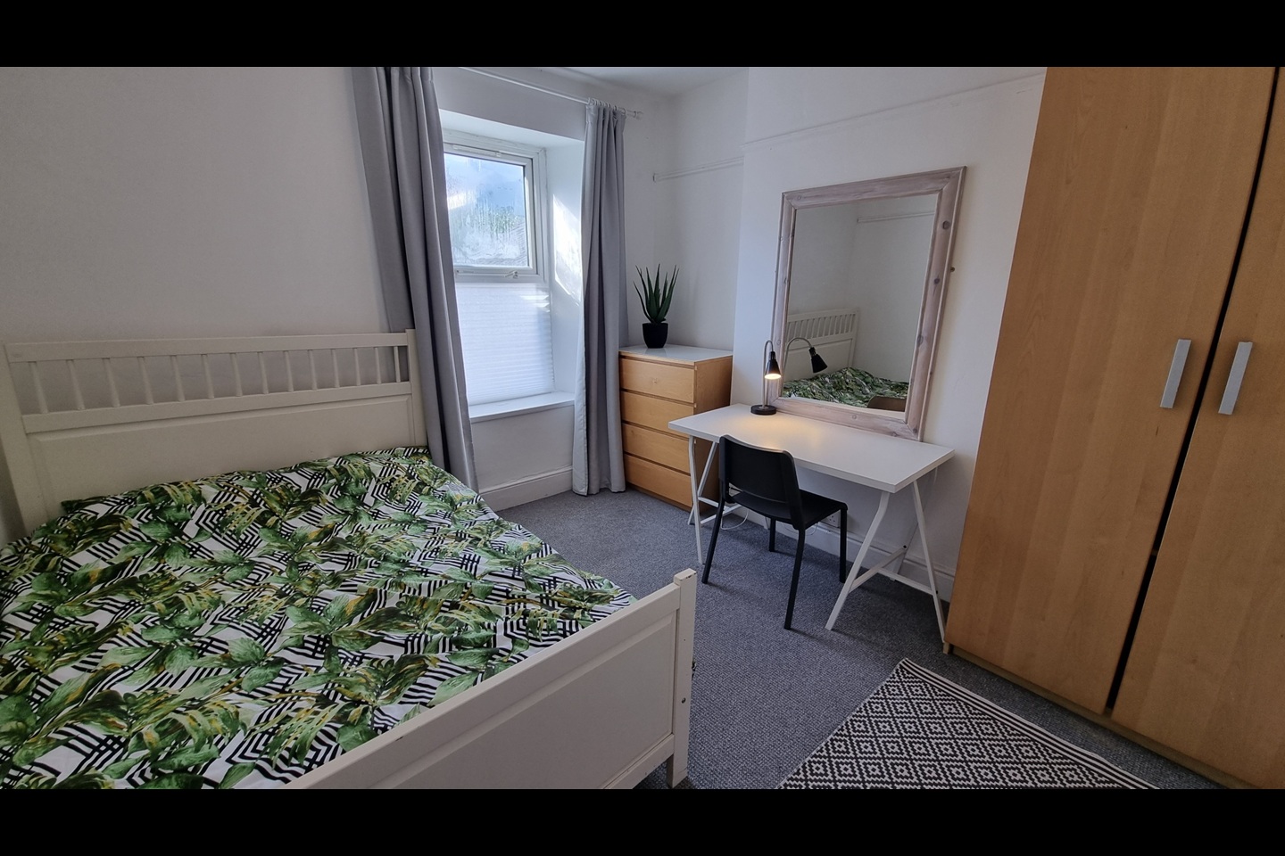 5 Bed Terraced House, Augusta St, CF24 photo 2