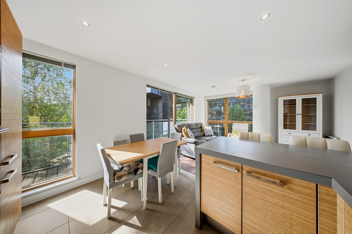 2 Bed Flat, Cypress Place, M4 photo 5