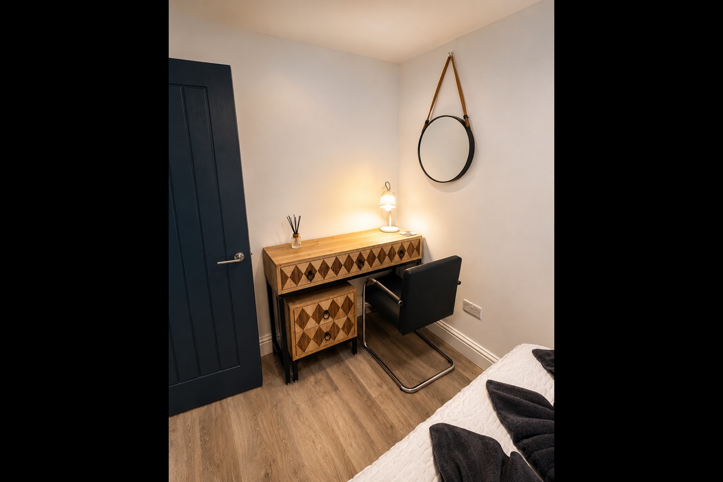 2 Bed Flat, Crescent Court, OX4 photo 3