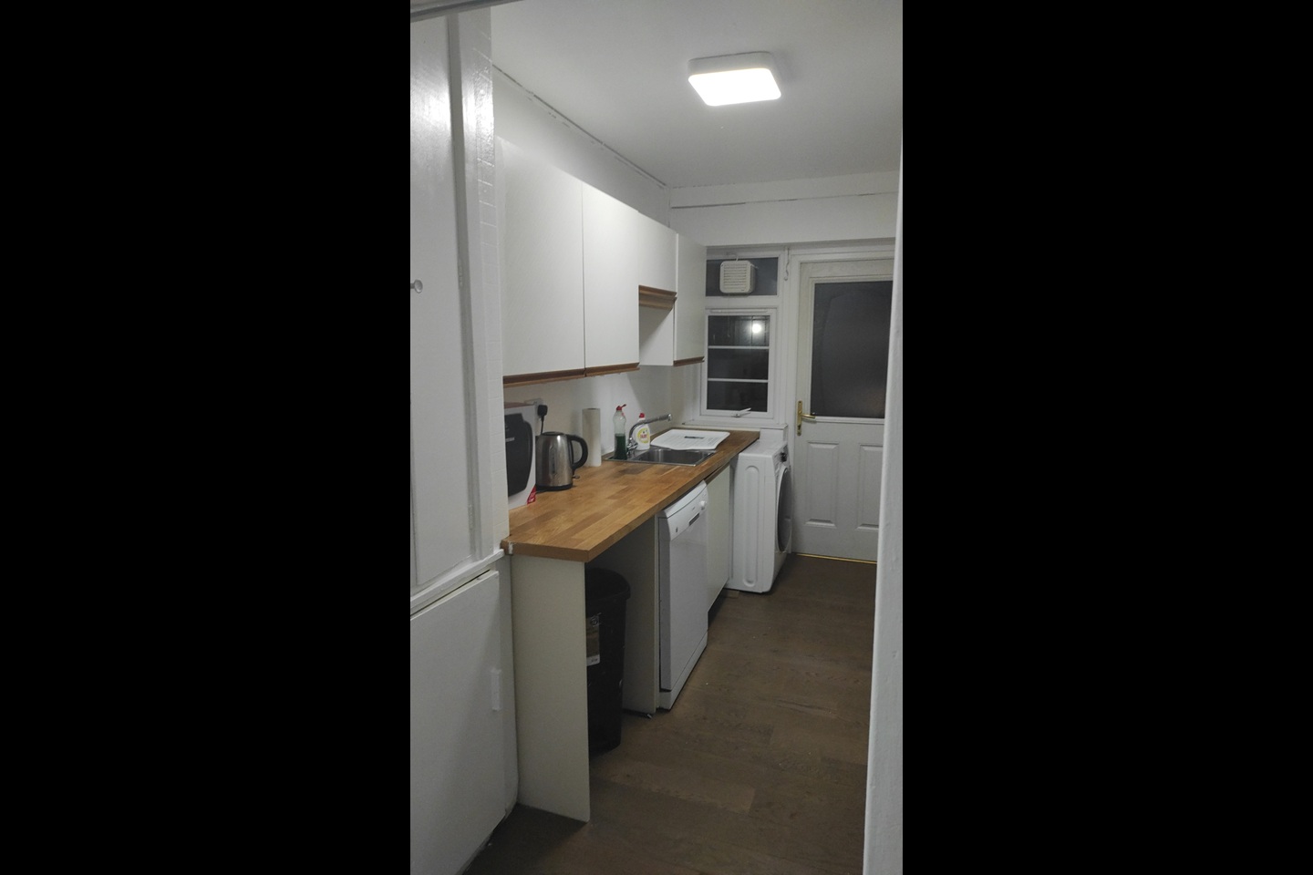 3 Bed Flat, Sothend Avenue, M15 photo 2