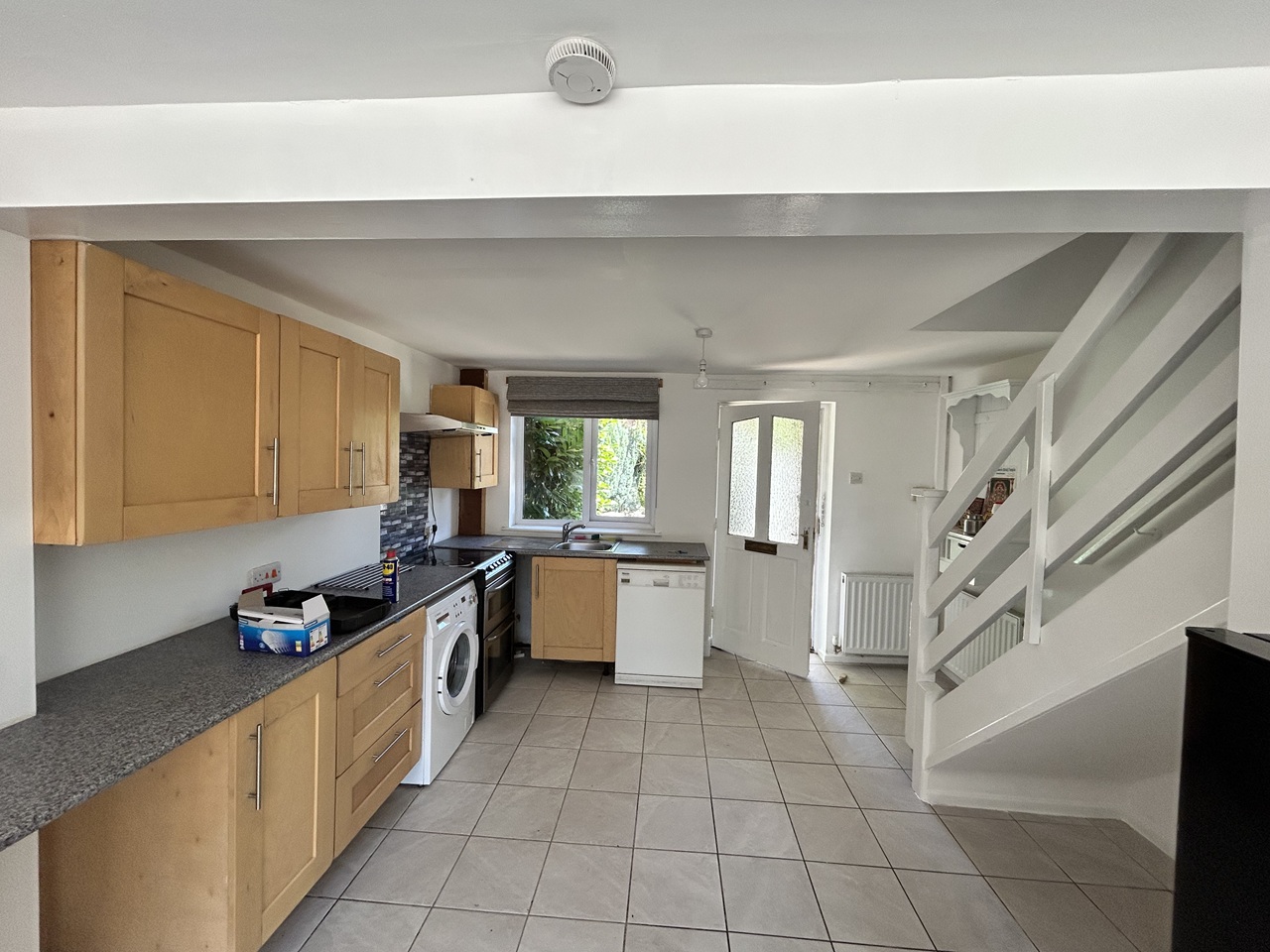 3 Bed Terraced House, Lodge Close, NG8