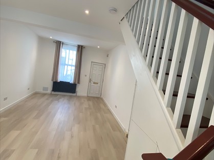 2 Bed Terraced House, Oakleigh Avenue, SS1
