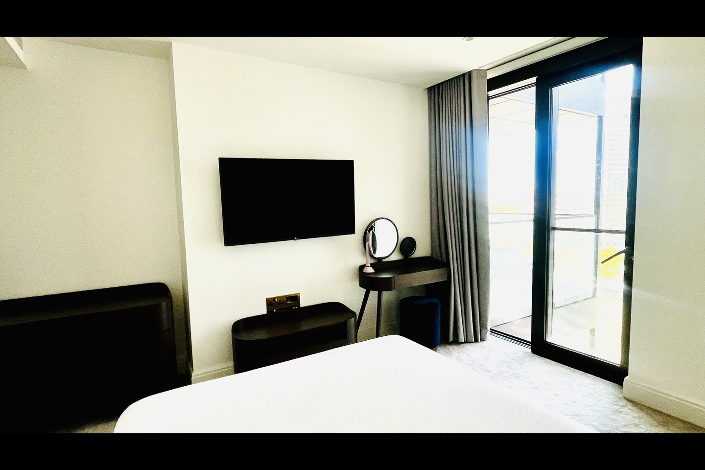 3 Bed Flat, Albert Embankment, SE1 photo 5