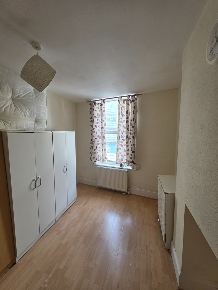 3 Bed Flat, Willesden Lane, NW6 photo 2