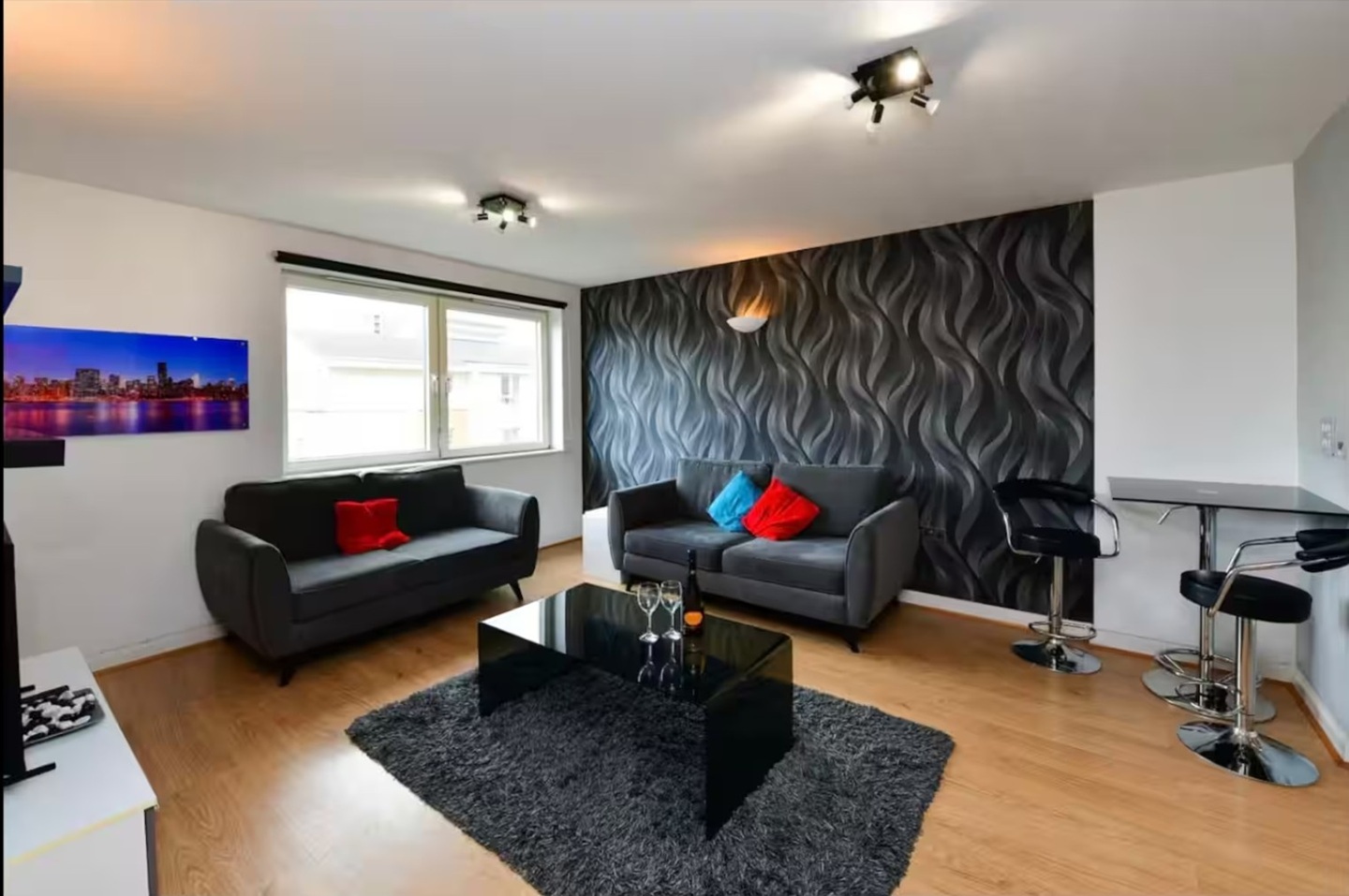 1 Bed Flat, Heol Glan Rheidol, CF10 photo 4