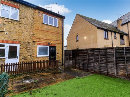 2 Bed Maisonette, Turners Hill, EN8