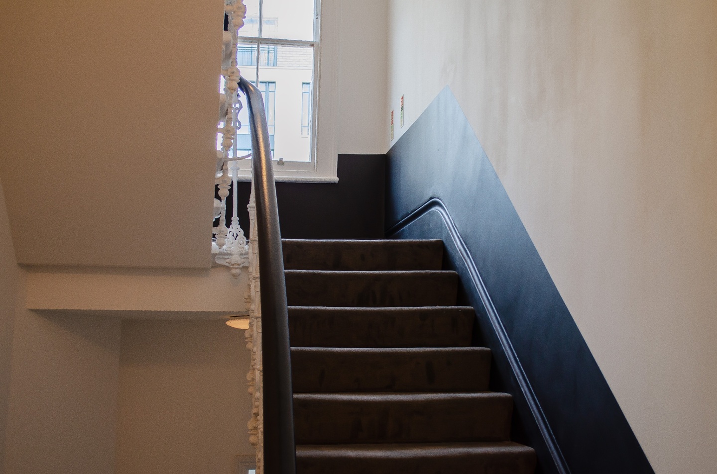 Studio Flat, Kensington Gardens Square, W2 photo 2