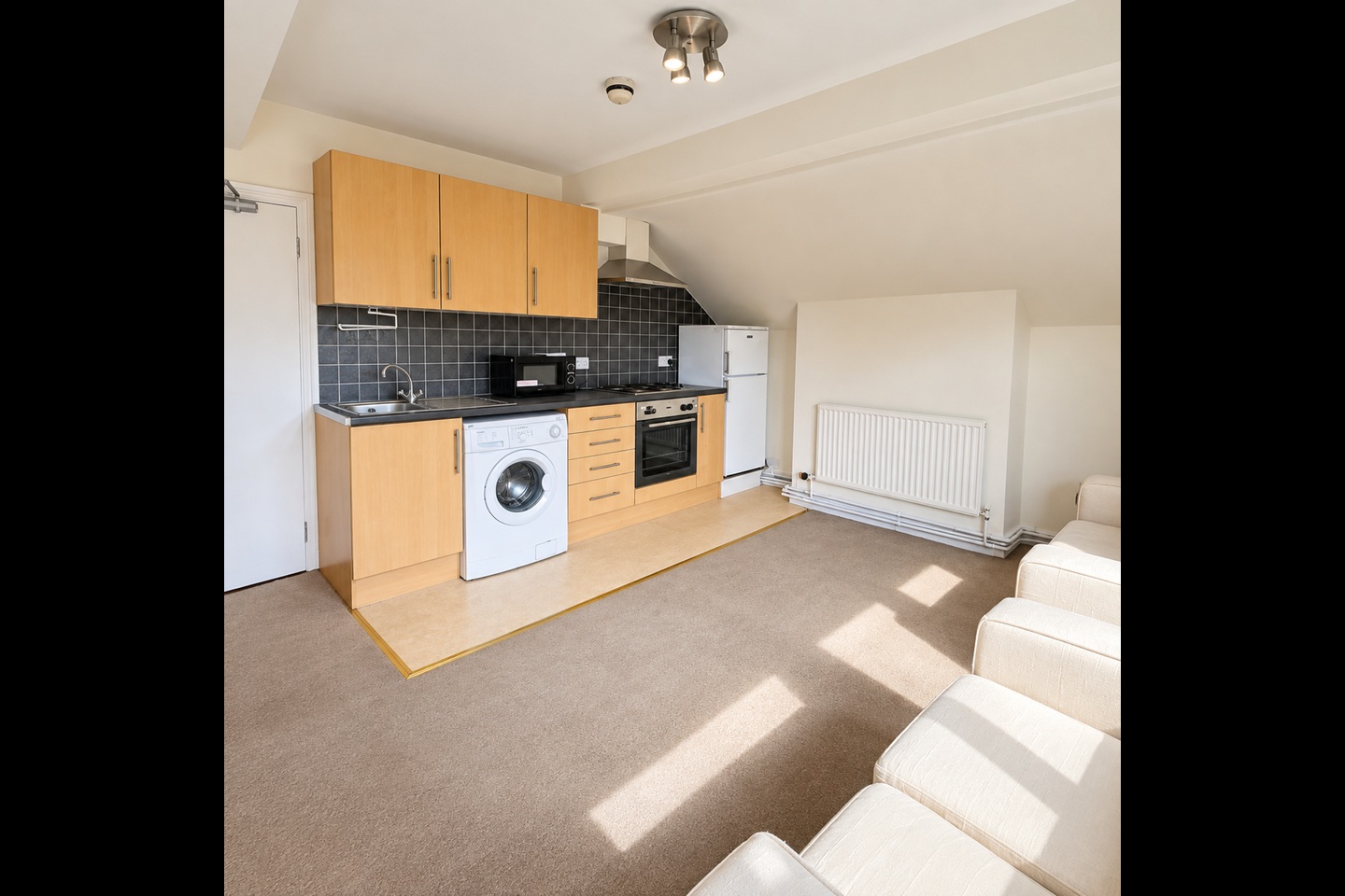 1 Bed Flat, Ellesmere Road, M21 photo 3