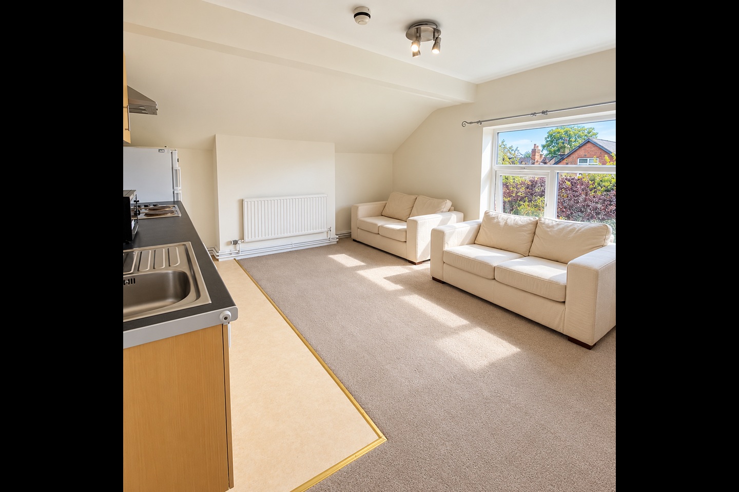 1 Bed Flat, Ellesmere Road, M21