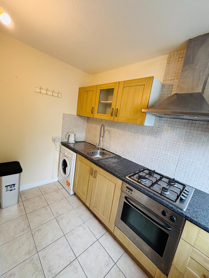 Room in a Shared Flat, Thomas Baines Road, SW11 photo 3