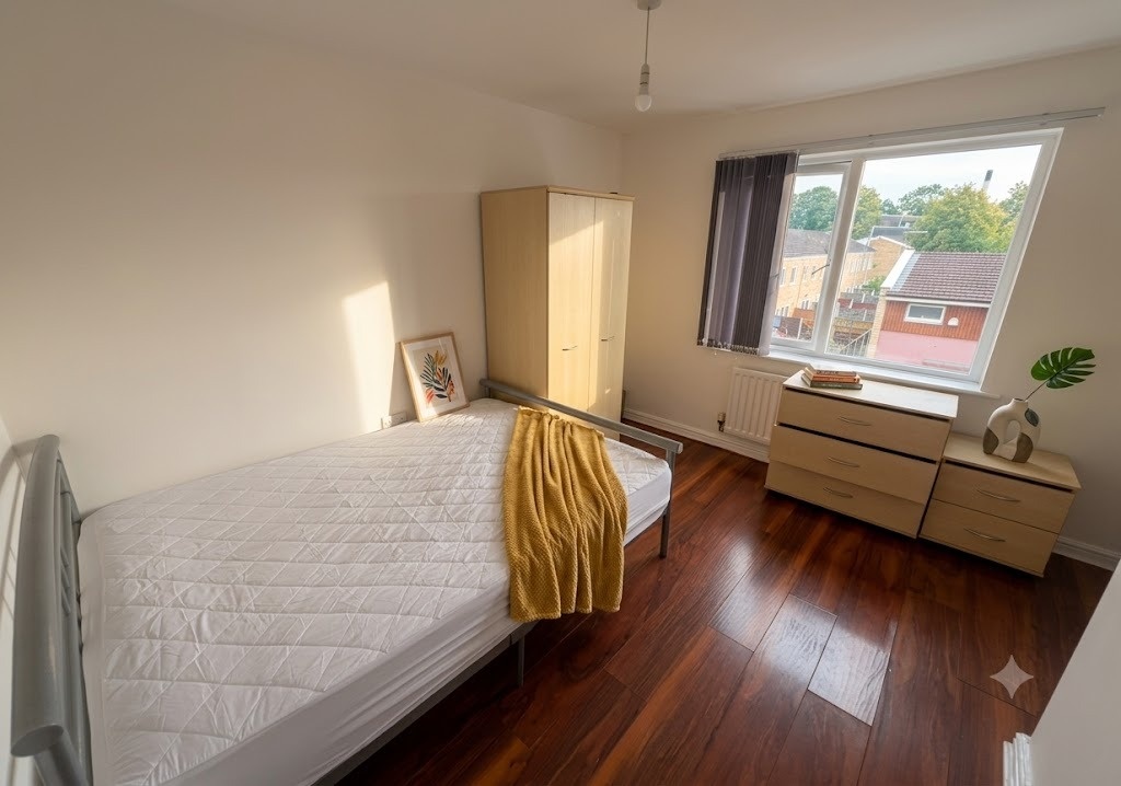 4 Bed Terraced House, Hitchen St, M13 photo 4