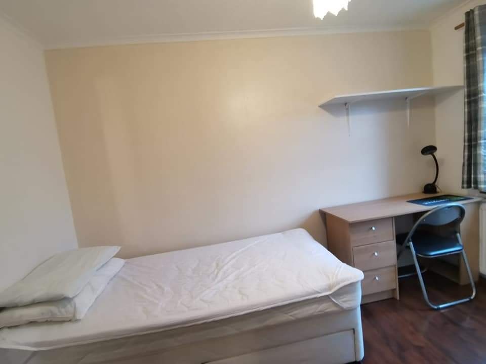 Room in a Shared House, Molewood Close, CB4