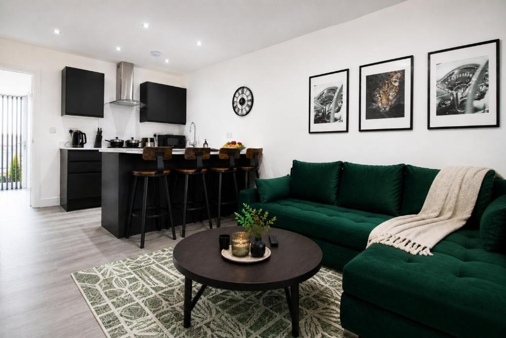 11 Bed Penthouse, Rumney, CF3