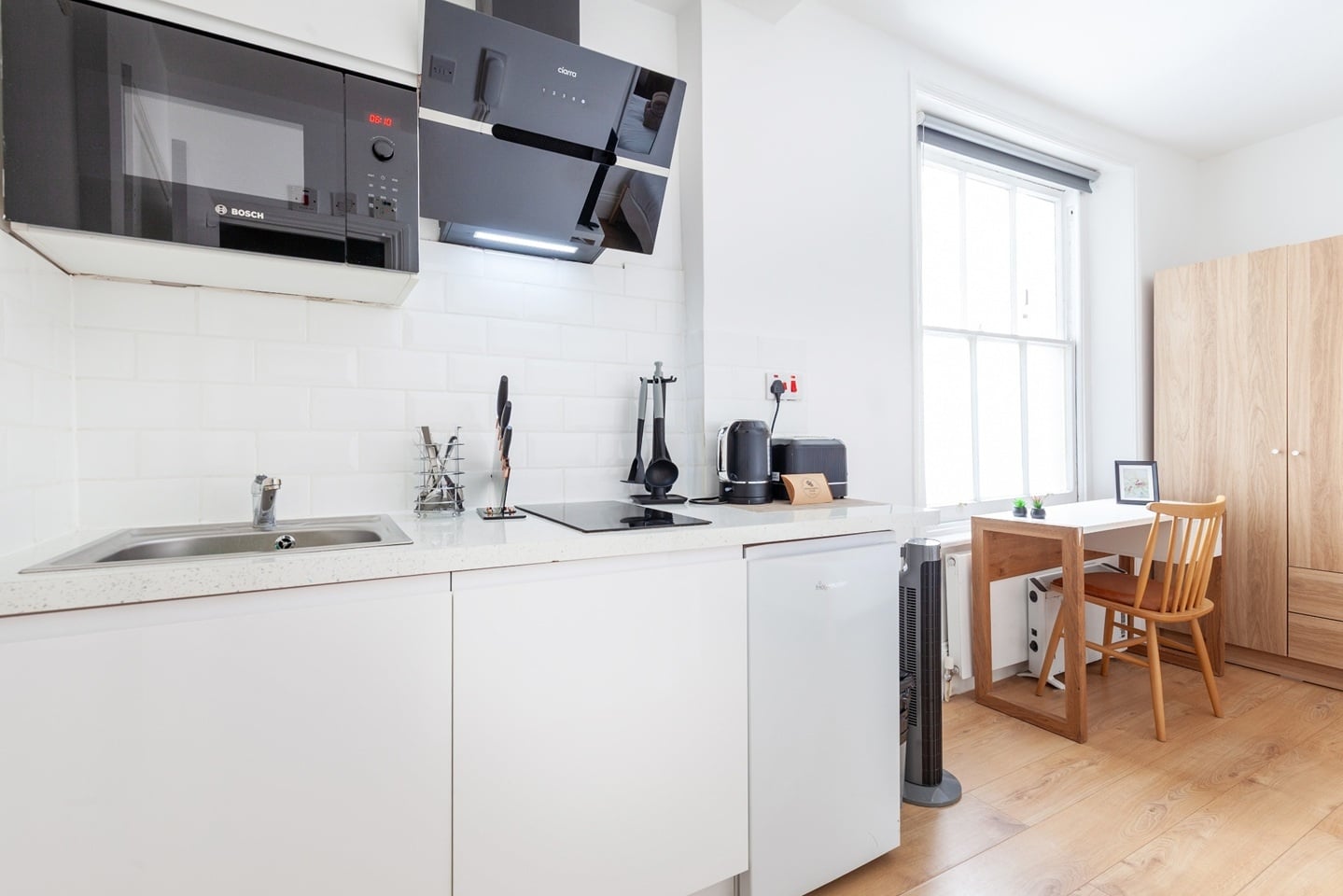 Studio Flat, Kensington Gardens Square, W2 photo 2
