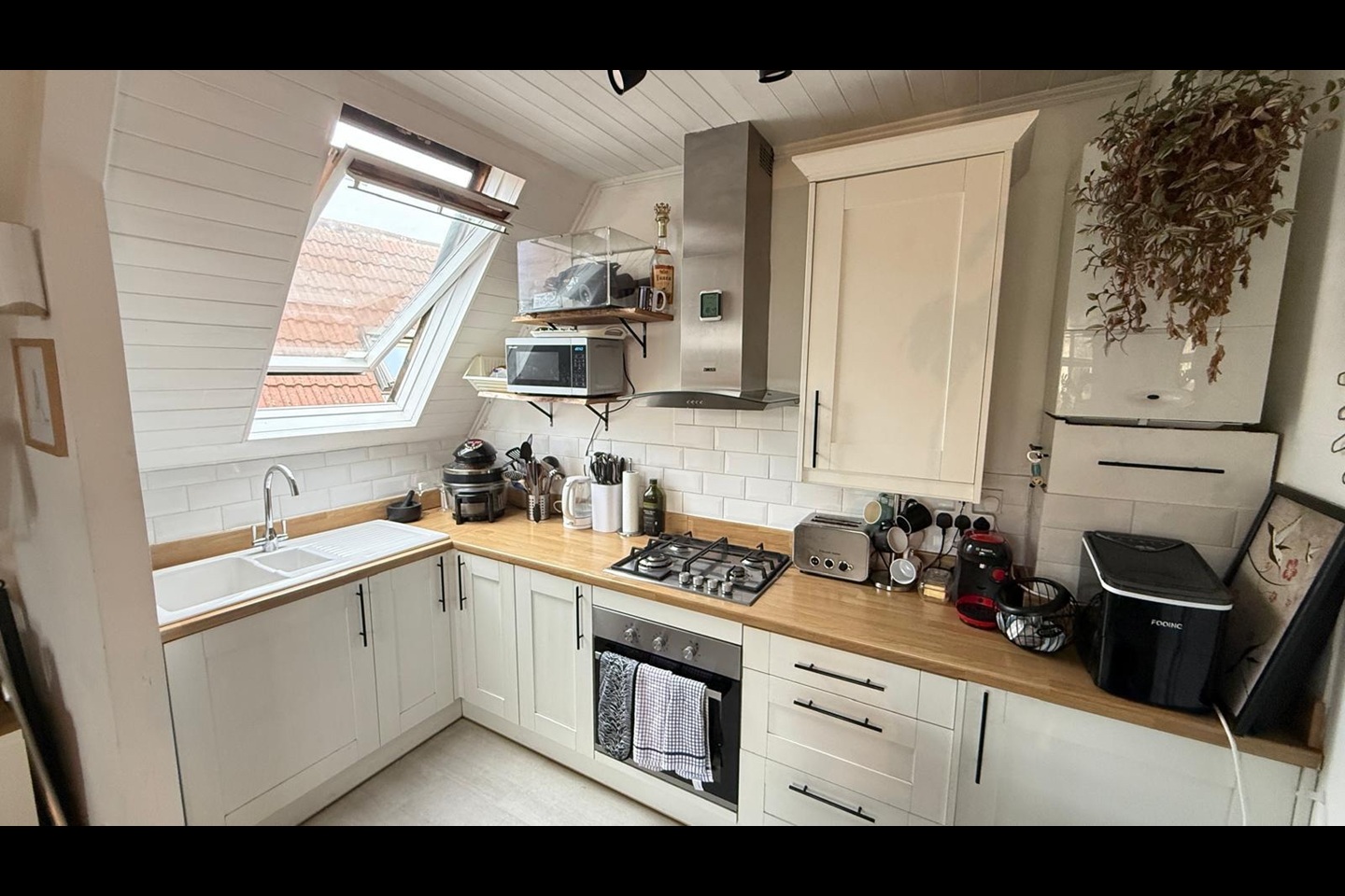 1 Bed Flat, Redland, BS6 photo 3